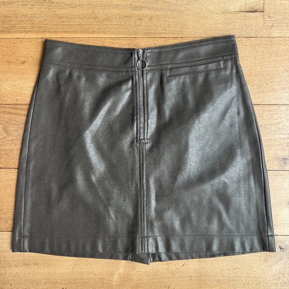 Aritzia Wilfred Vegan Leather Mini Skirt, Size 6 (but on smaller side) - Picture 1 of 7